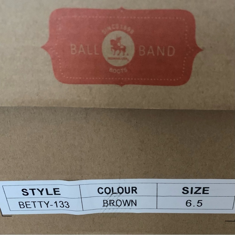NWT BALLBAND Women's Betty Ankle Boot, brown - Picture 9 of 10